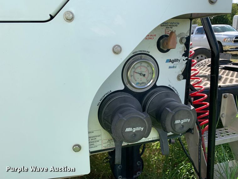 image for item EJ2877 2020 Kenworth  T880 semi truck