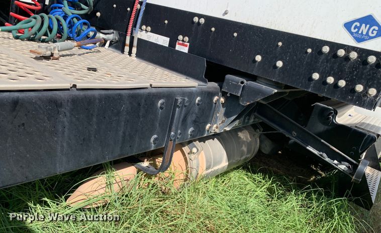 image for item EJ2877 2020 Kenworth  T880 semi truck