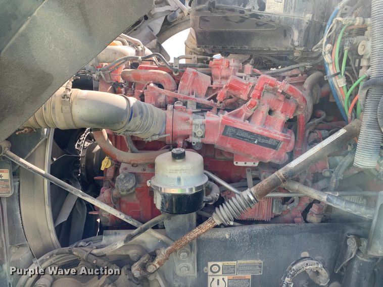 image for item EJ2877 2020 Kenworth  T880 semi truck