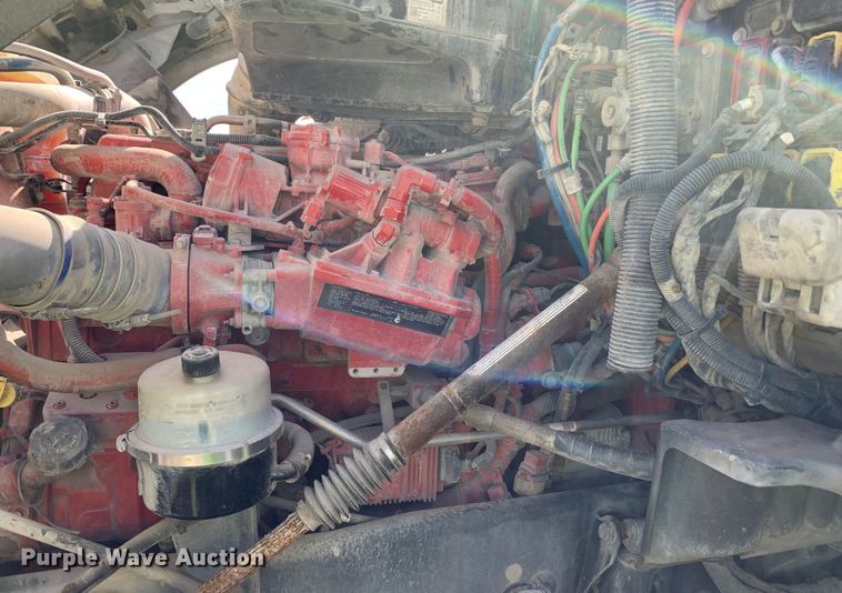 image for item EJ2877 2020 Kenworth  T880 semi truck