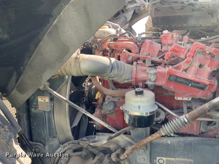 image for item EJ2877 2020 Kenworth  T880 semi truck