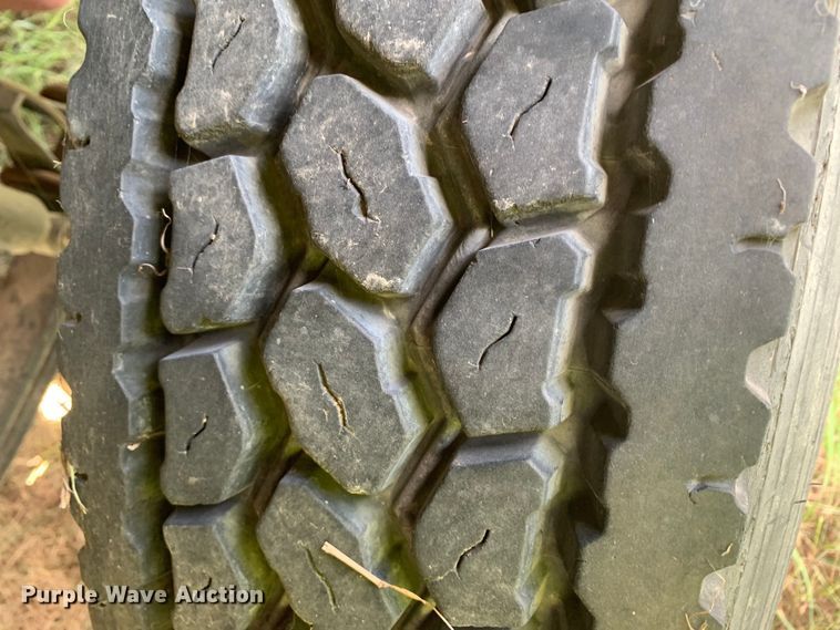 image for item EJ2877 2020 Kenworth  T880 semi truck