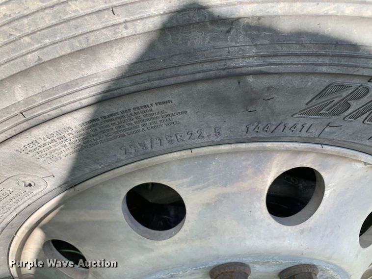 image for item EJ2877 2020 Kenworth  T880 semi truck