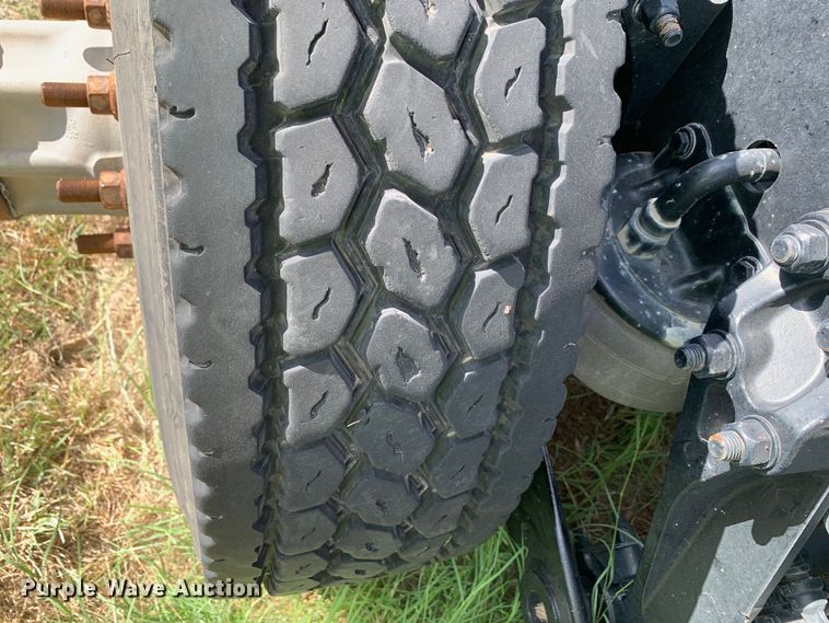 image for item EJ2877 2020 Kenworth  T880 semi truck