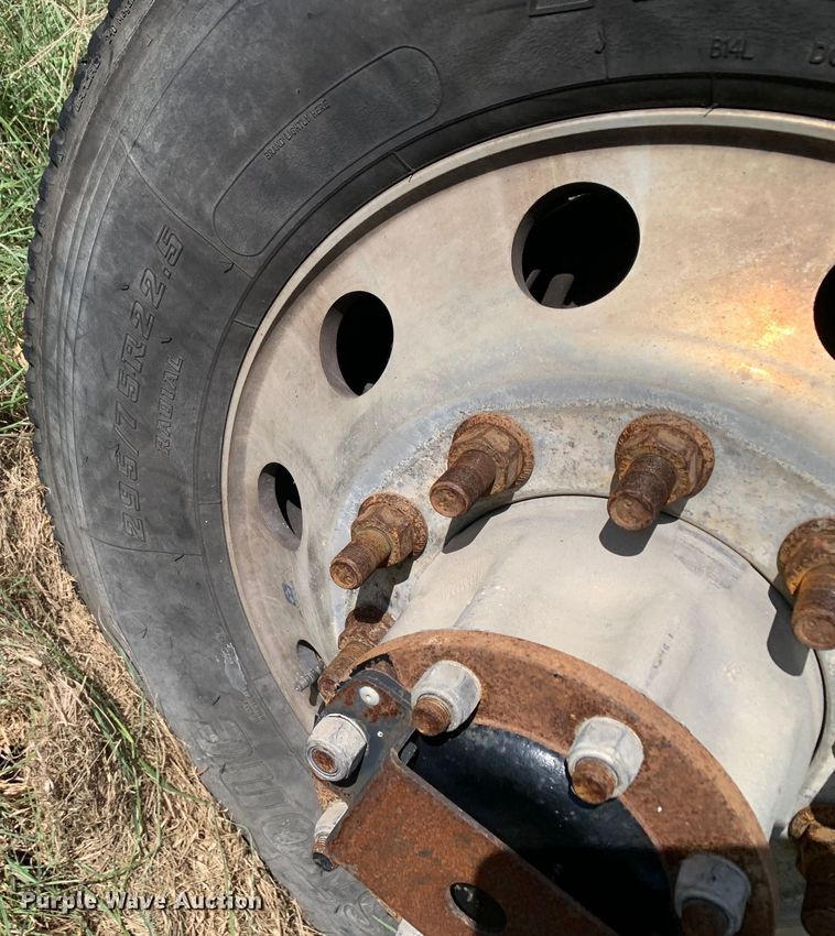 image for item EJ2877 2020 Kenworth  T880 semi truck