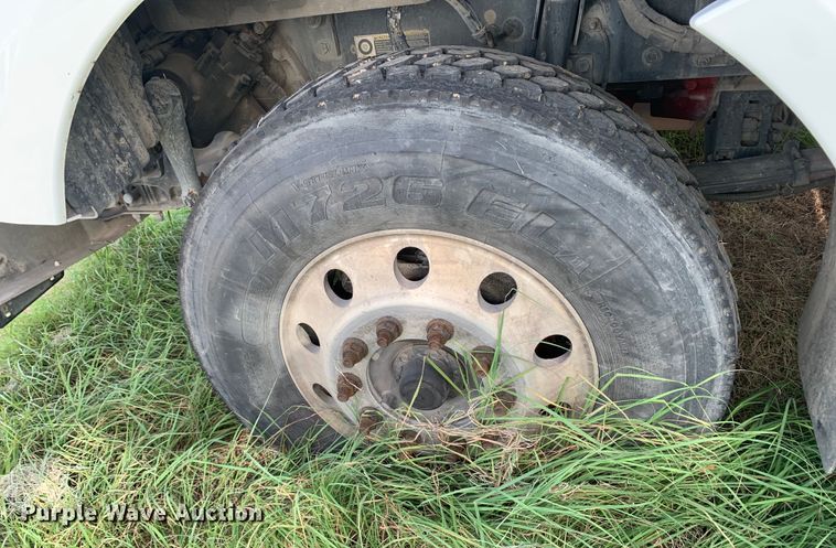 image for item EJ2877 2020 Kenworth  T880 semi truck