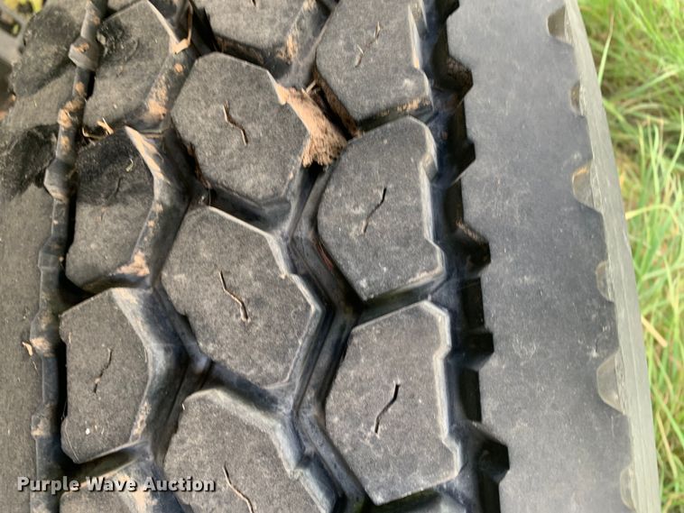 image for item EJ2877 2020 Kenworth  T880 semi truck