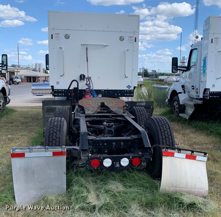 image for item EJ2878 2020 Kenworth  T880 semi truck