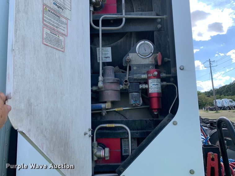 image for item EJ2878 2020 Kenworth  T880 semi truck