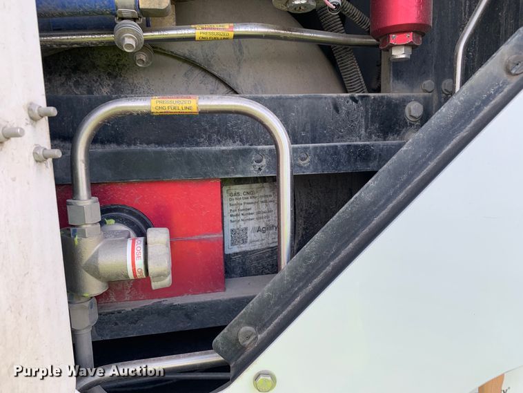 image for item EJ2878 2020 Kenworth  T880 semi truck