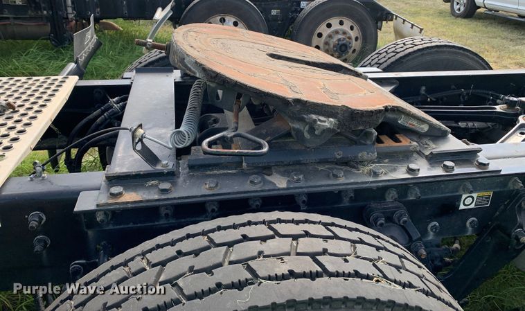 image for item EJ2878 2020 Kenworth  T880 semi truck