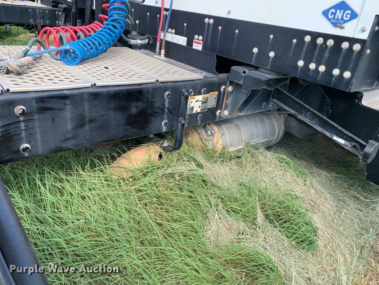 image for item EJ2878 2020 Kenworth  T880 semi truck