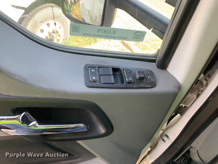 image for item EJ2878 2020 Kenworth  T880 semi truck