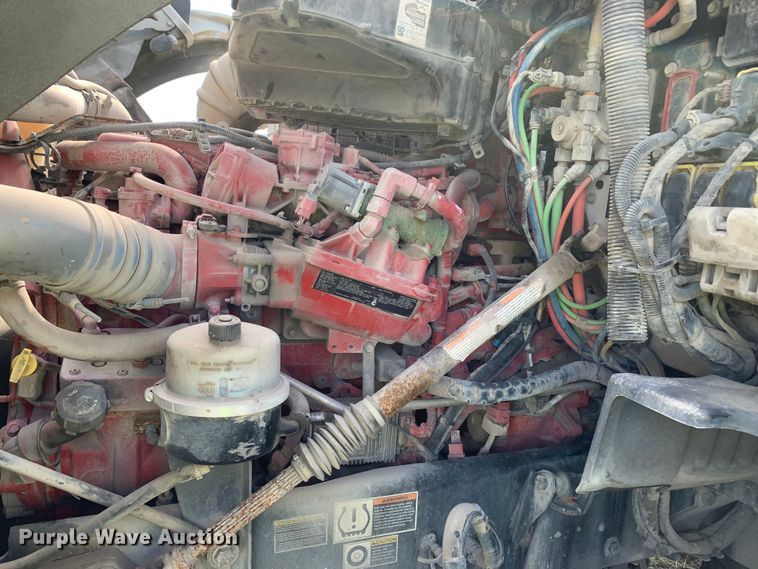 image for item EJ2878 2020 Kenworth  T880 semi truck