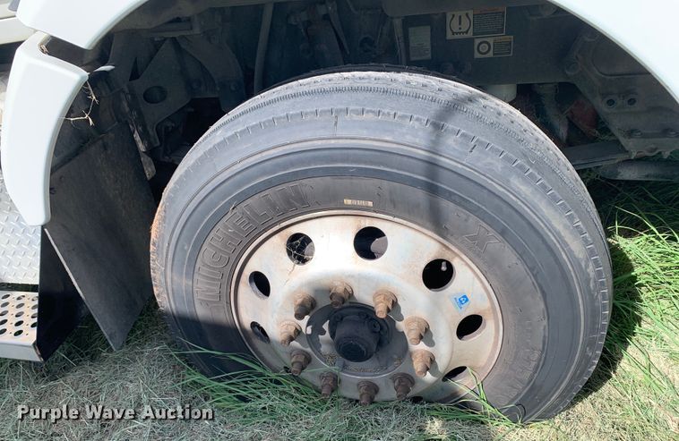 image for item EJ2878 2020 Kenworth  T880 semi truck