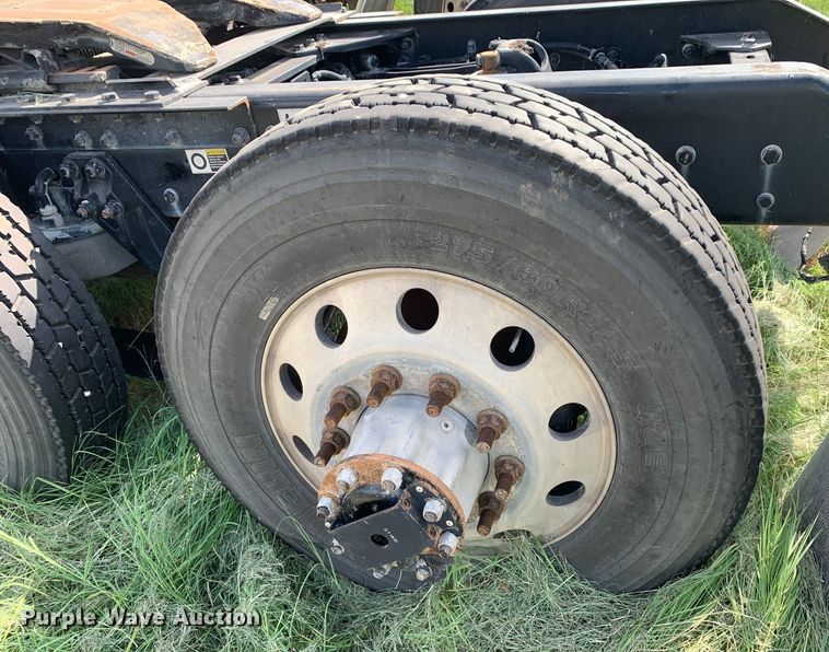 image for item EJ2878 2020 Kenworth  T880 semi truck