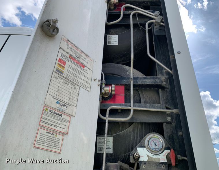 image for item EJ2879 2020 Kenworth  T880 semi truck