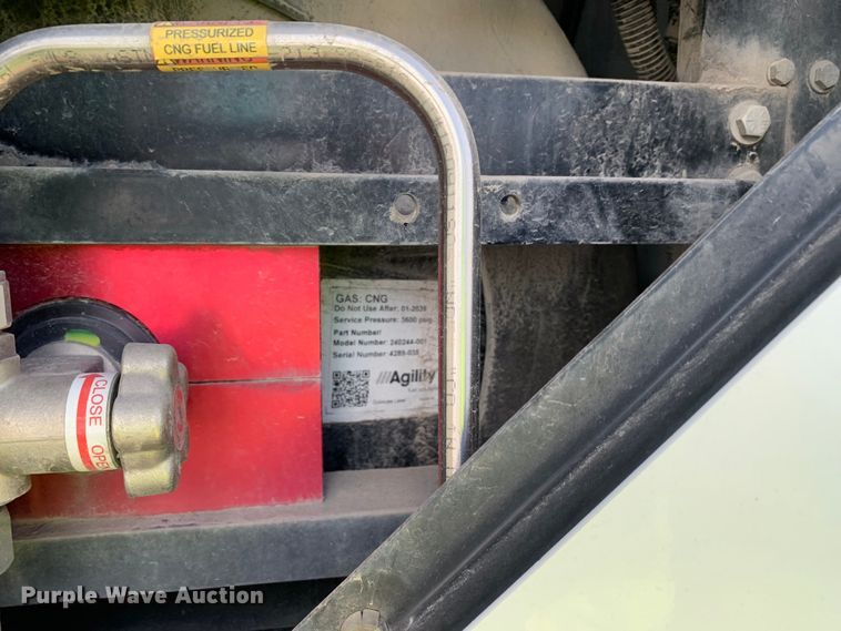 image for item EJ2879 2020 Kenworth  T880 semi truck