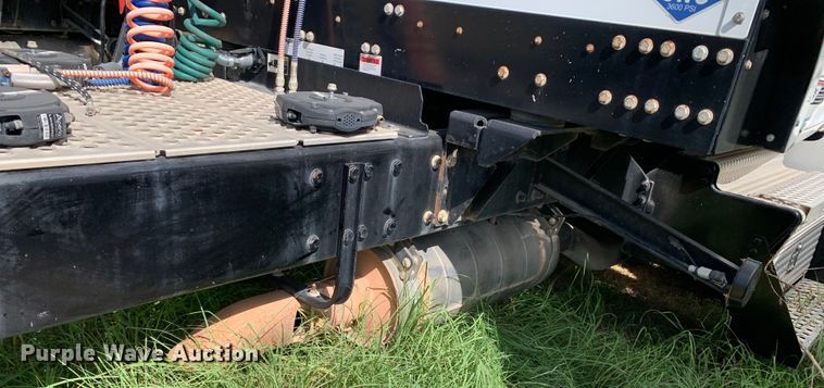 image for item EJ2879 2020 Kenworth  T880 semi truck