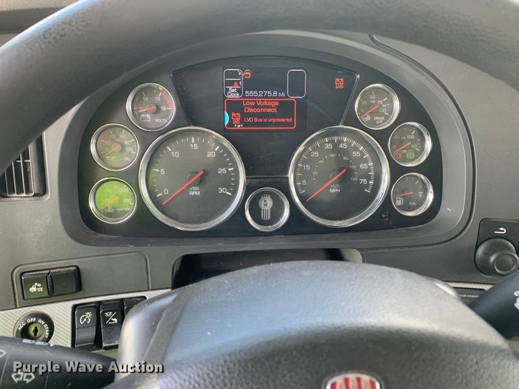 image for item EJ2879 2020 Kenworth  T880 semi truck