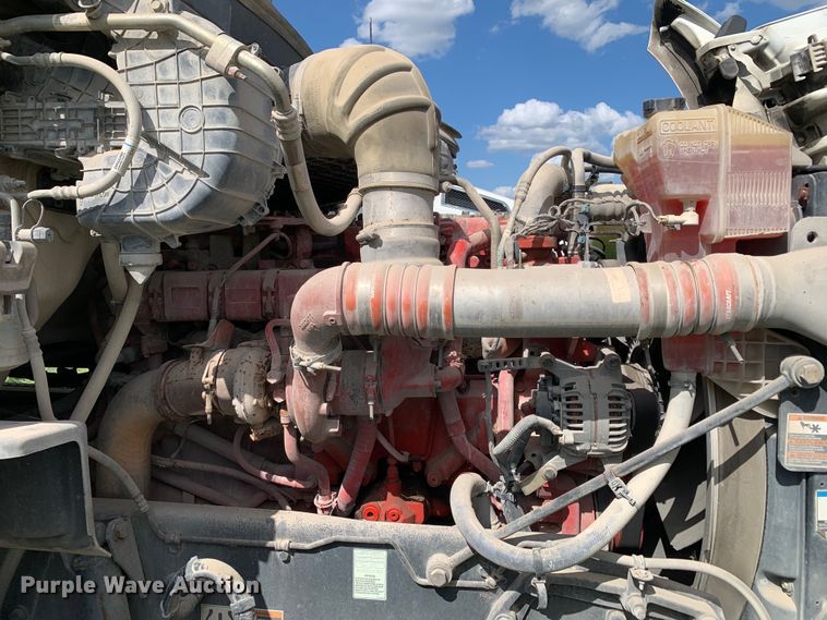 image for item EJ2879 2020 Kenworth  T880 semi truck