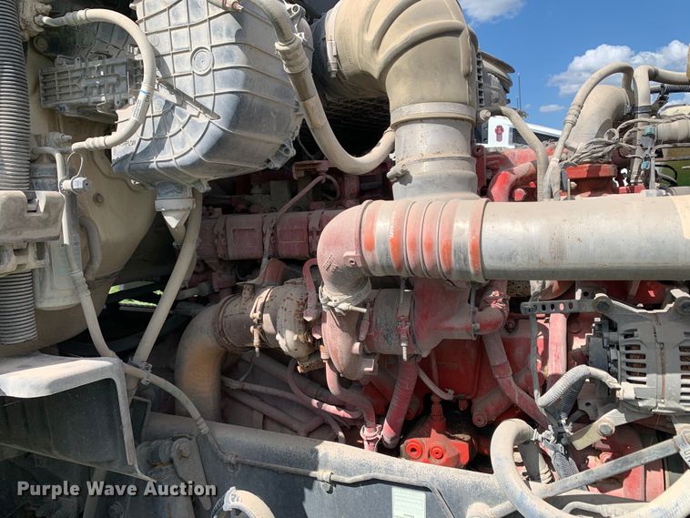 image for item EJ2879 2020 Kenworth  T880 semi truck