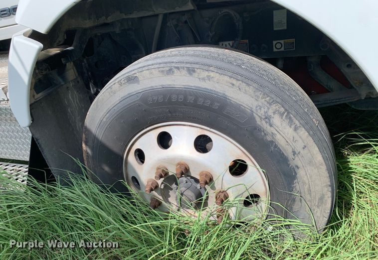 image for item EJ2879 2020 Kenworth  T880 semi truck