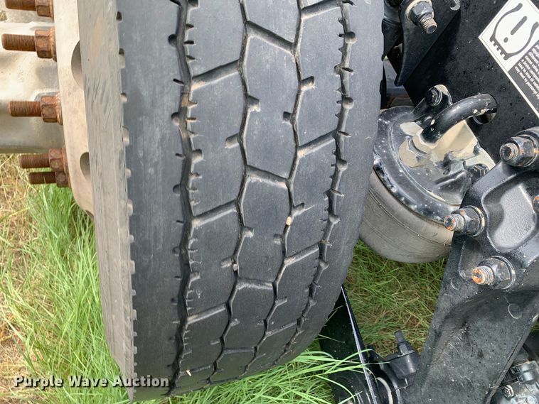 image for item EJ2879 2020 Kenworth  T880 semi truck