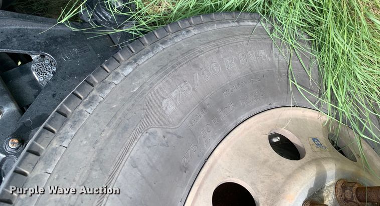 image for item EJ2879 2020 Kenworth  T880 semi truck