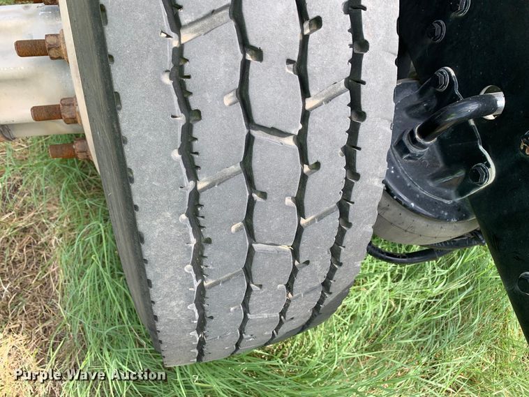 image for item EJ2879 2020 Kenworth  T880 semi truck