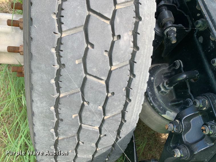 image for item EJ2879 2020 Kenworth  T880 semi truck