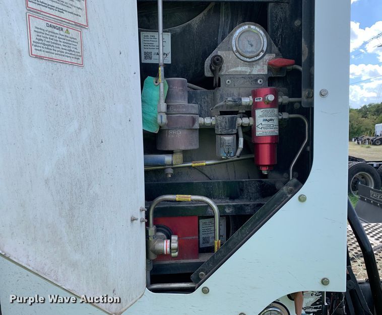 image for item EJ2880 2020 Kenworth  T880 semi truck