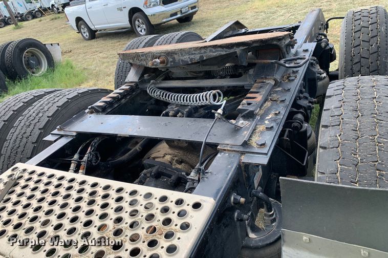 image for item EJ2880 2020 Kenworth  T880 semi truck