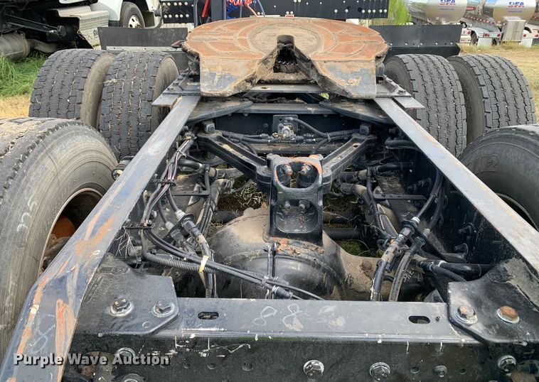 image for item EJ2880 2020 Kenworth  T880 semi truck