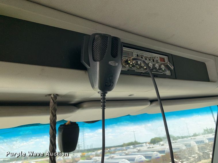 image for item EJ2880 2020 Kenworth  T880 semi truck