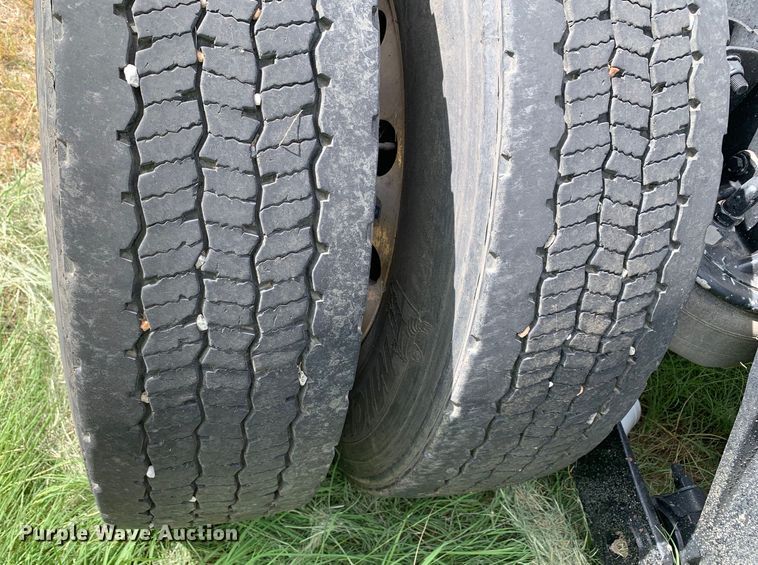 image for item EJ2880 2020 Kenworth  T880 semi truck