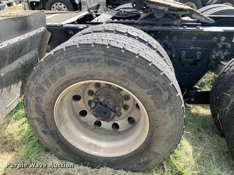 image for item EJ2880 2020 Kenworth  T880 semi truck