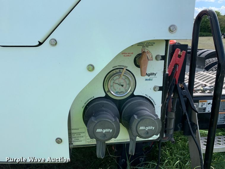 image for item EJ2881 2020 Kenworth  T880 semi truck