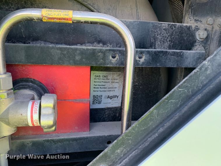 image for item EJ2881 2020 Kenworth  T880 semi truck