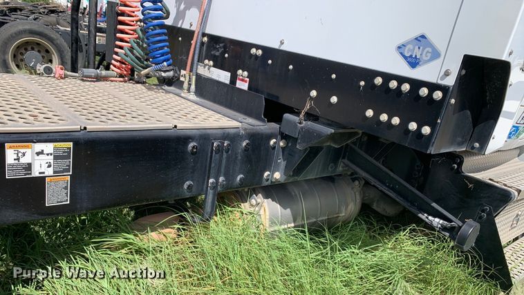 image for item EJ2881 2020 Kenworth  T880 semi truck