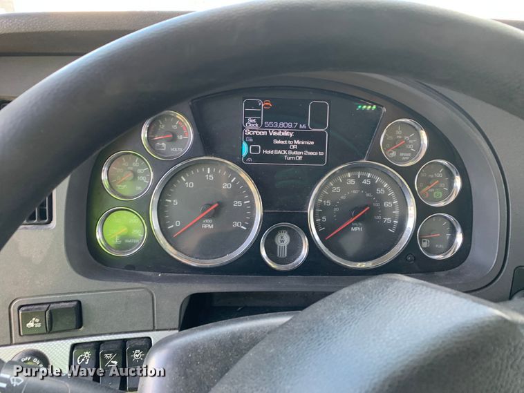 image for item EJ2881 2020 Kenworth  T880 semi truck