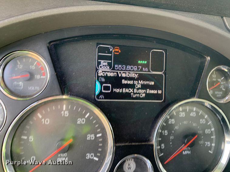 image for item EJ2881 2020 Kenworth  T880 semi truck