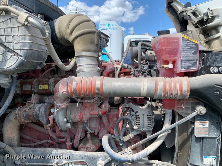 image for item EJ2881 2020 Kenworth  T880 semi truck