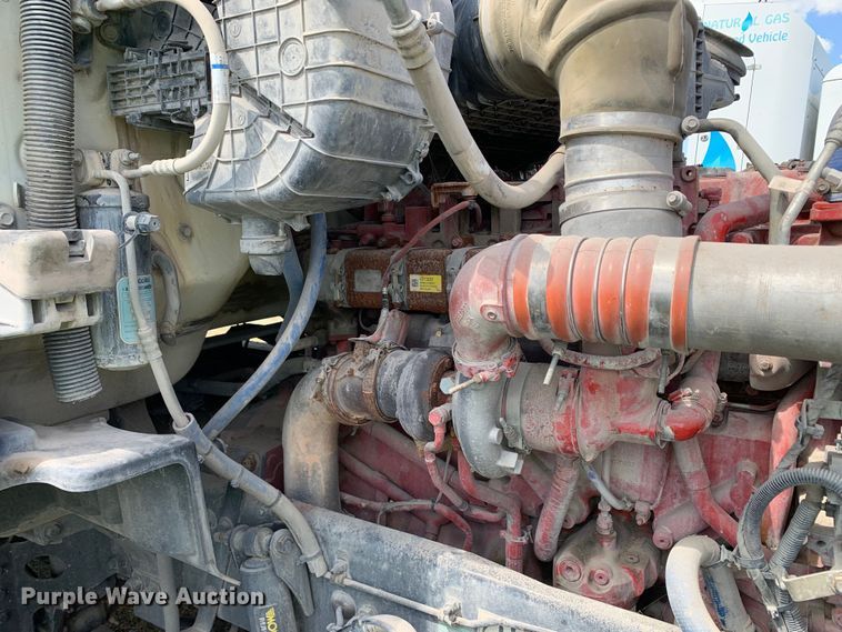 image for item EJ2881 2020 Kenworth  T880 semi truck