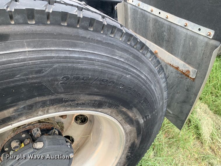 image for item EJ2881 2020 Kenworth  T880 semi truck