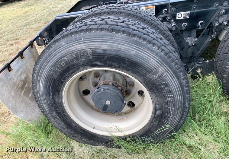 image for item EJ2881 2020 Kenworth  T880 semi truck