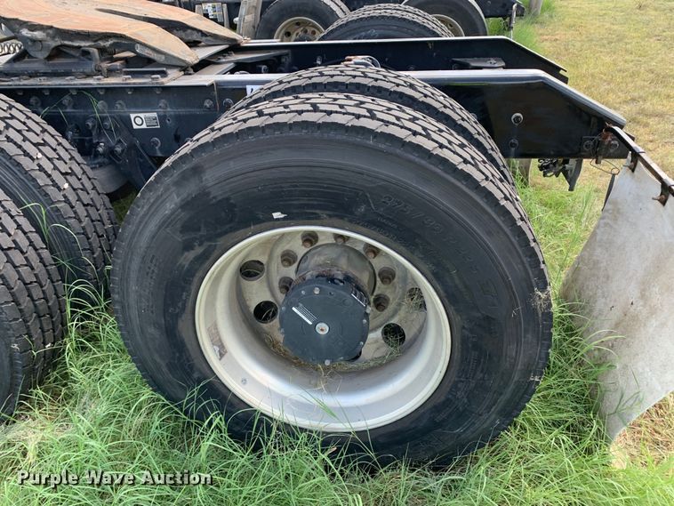 image for item EJ2881 2020 Kenworth  T880 semi truck