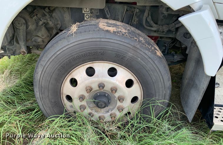 image for item EJ2881 2020 Kenworth  T880 semi truck