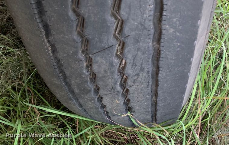 image for item EJ2881 2020 Kenworth  T880 semi truck