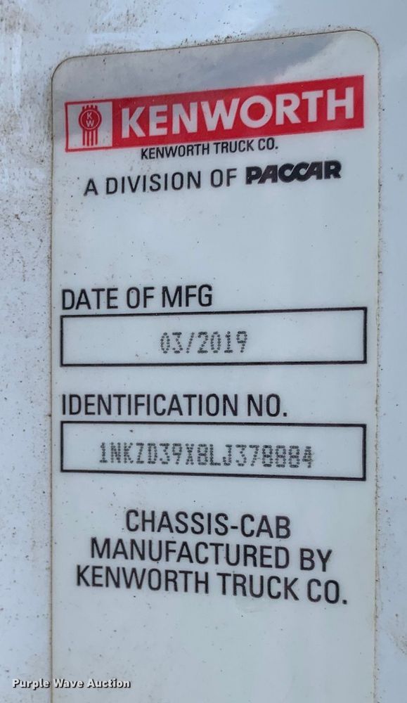image for item EJ2881 2020 Kenworth  T880 semi truck